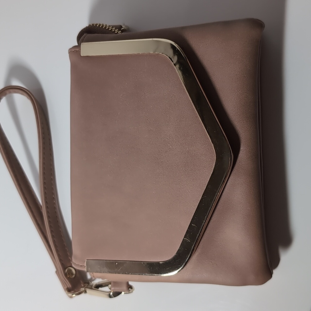 Charming Charlie Beige Clutch Wristlet w/Gold Trim EUC